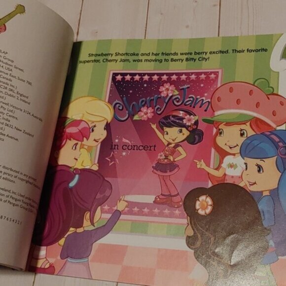 3/$13 Easy Reader Strawberry Shortcake Meet Cherry Jam! Children Book Pictures - Picture 2 of 5